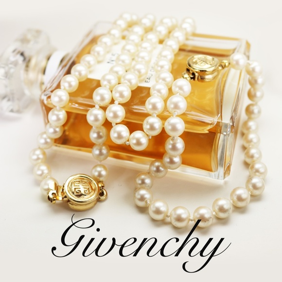 Givenchy Jewelry - ⚜️ Vintage Givenchy Logo Pearl Bracelet & Necklace